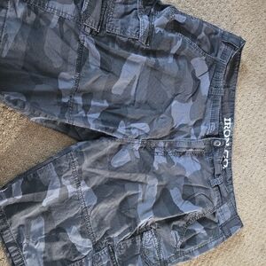 New Iron Co. Cargo Shorts, Size 40
